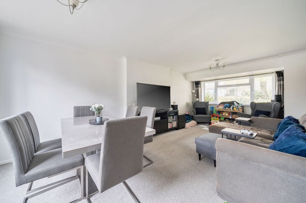 Property photo 3 of 23