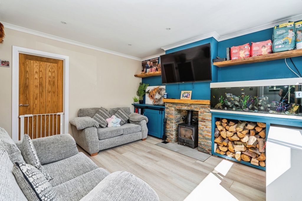Property photo 3 of 17 Photo