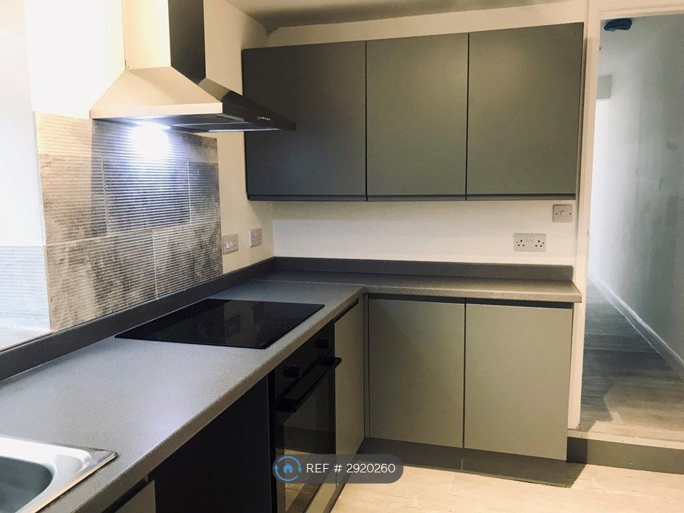 Property photo 1 of 11 Kitchen