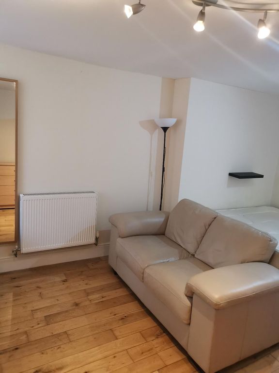 Property photo 2 of 6