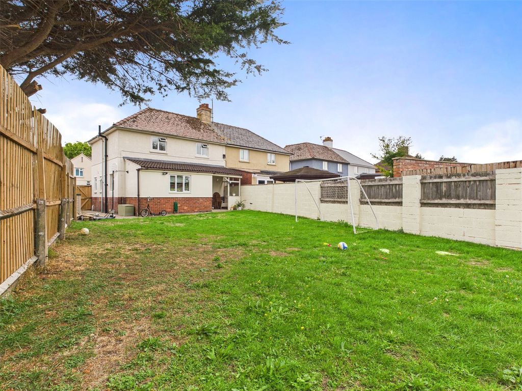 Property photo 2 of 15 Picture No. 08