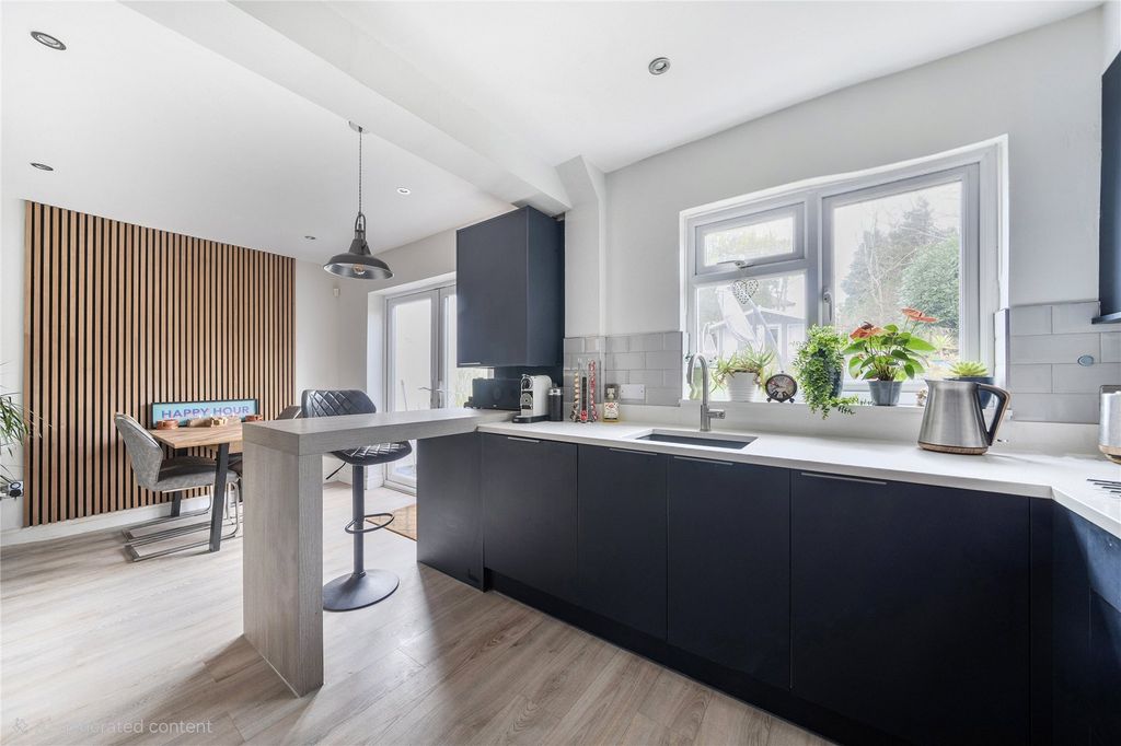 Property photo 3 of 19 Picture No. 06