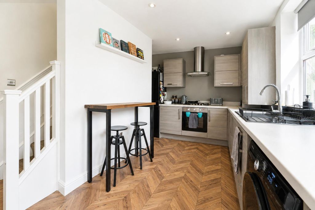 Property photo 2 of 14 1 (13).Png