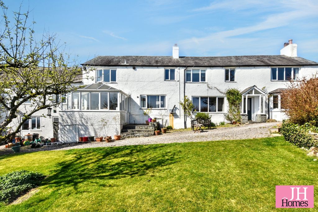 Property photo 1 of 30