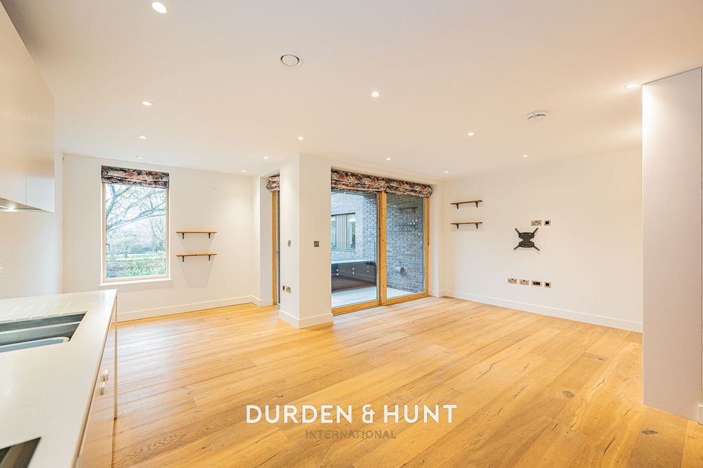 Property photo 2 of 29