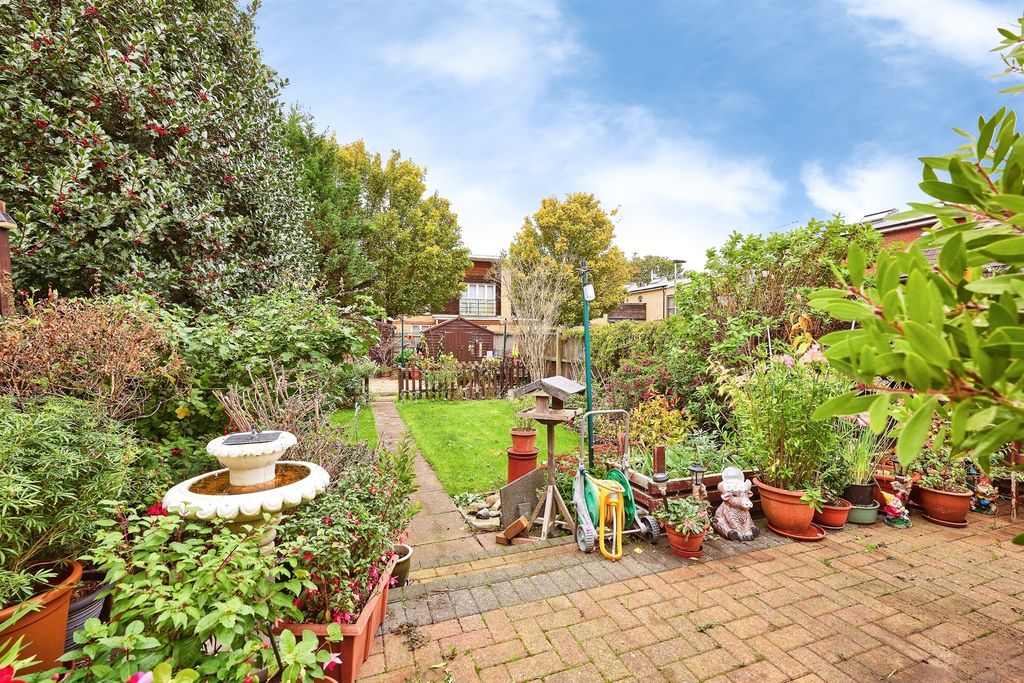 Property photo 2 of 13