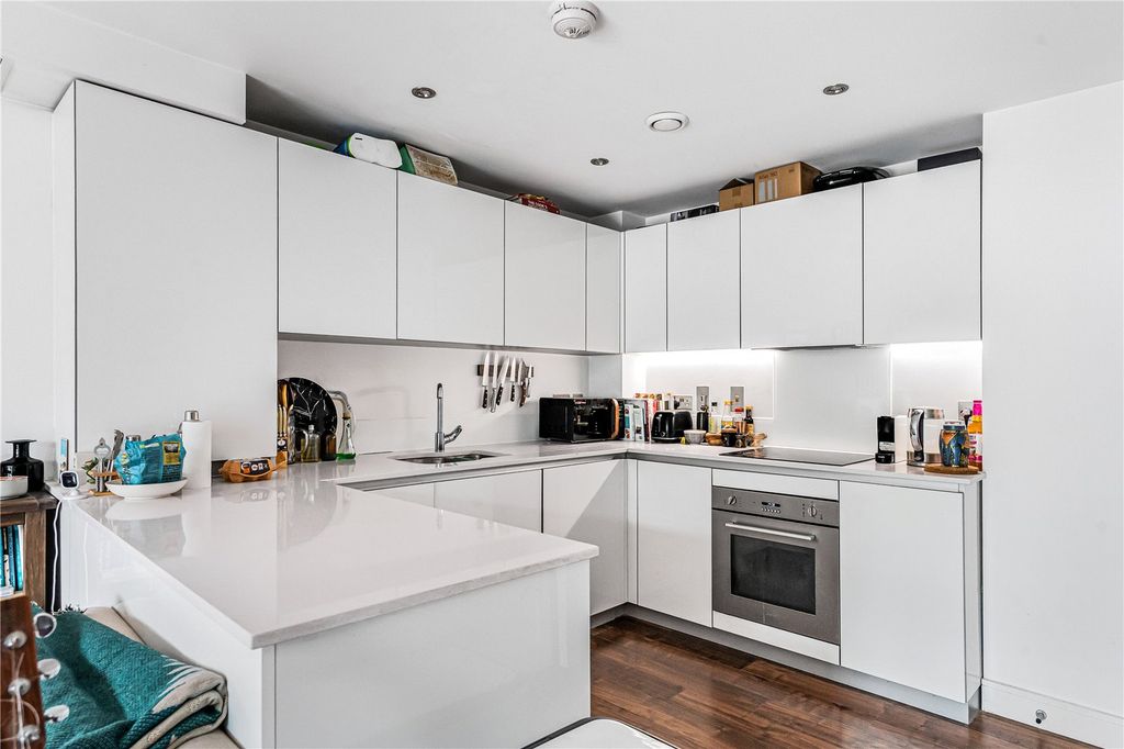 Property photo 2 of 14 Kitchen