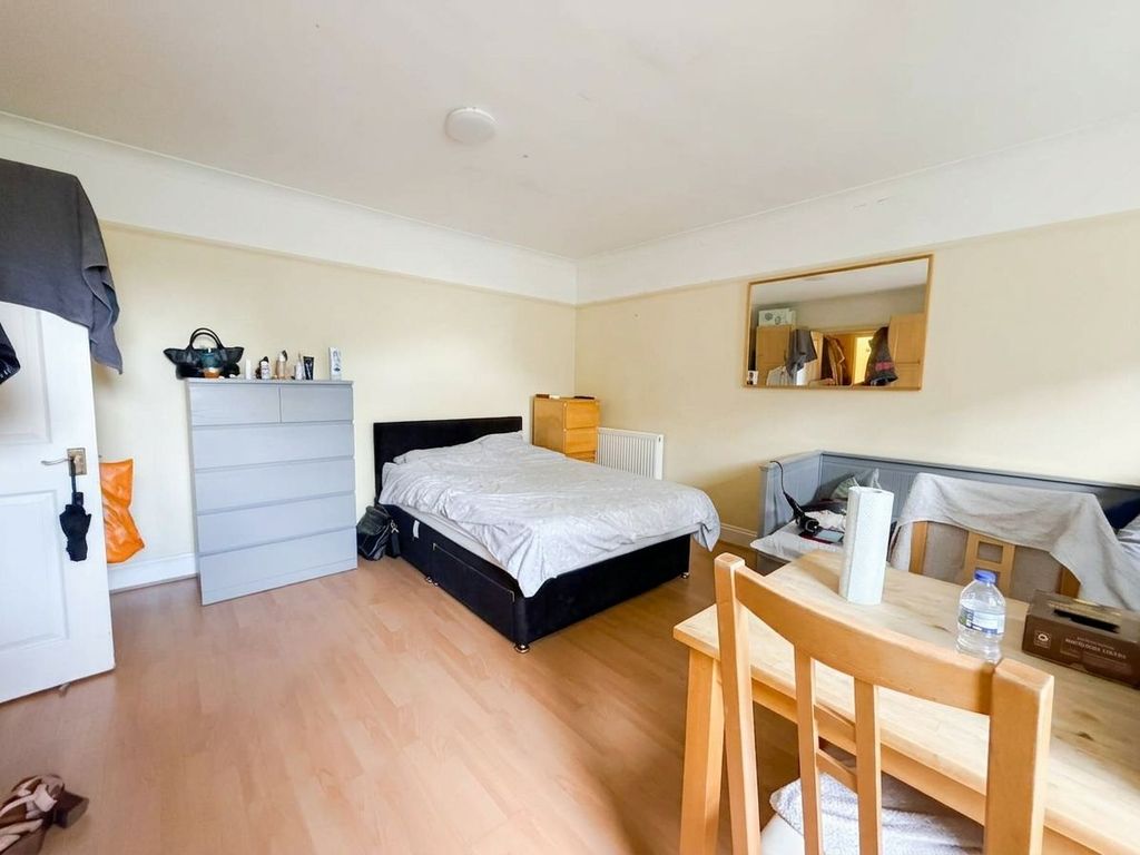 Property photo 1 of 4