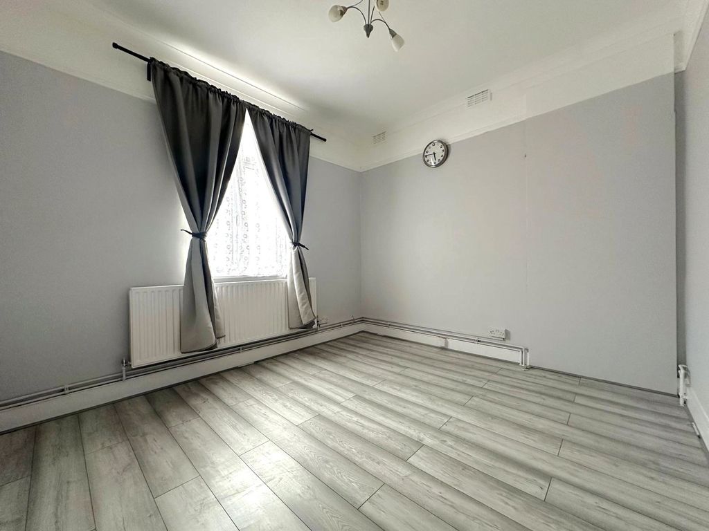 Property photo 2 of 14 Picture No. 07