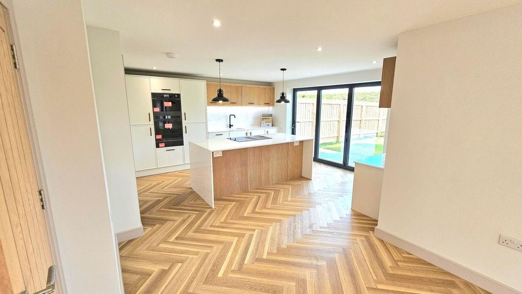 Property photo 2 of 15 10 Magnum Plum Way Kitchen 2 A.Jpg