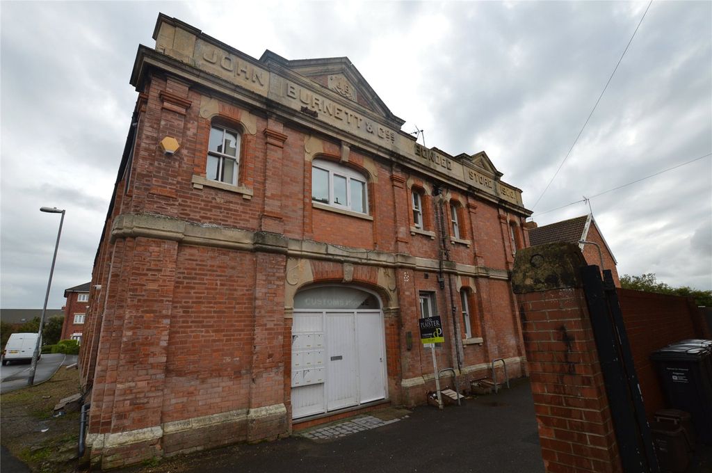 Property photo 1 of 8 Picture No. 12