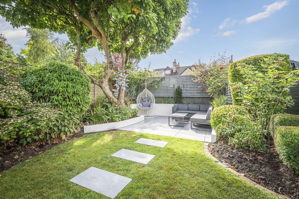 Property photo 2 of 18