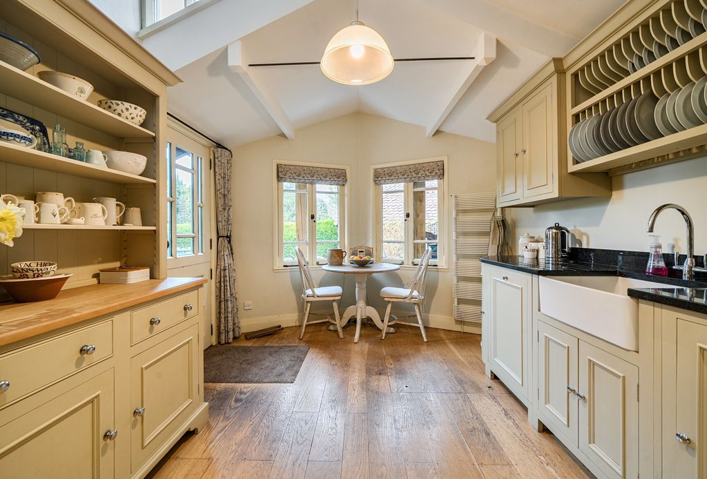 Property photo 3 of 28 1419896-12-69A038...
