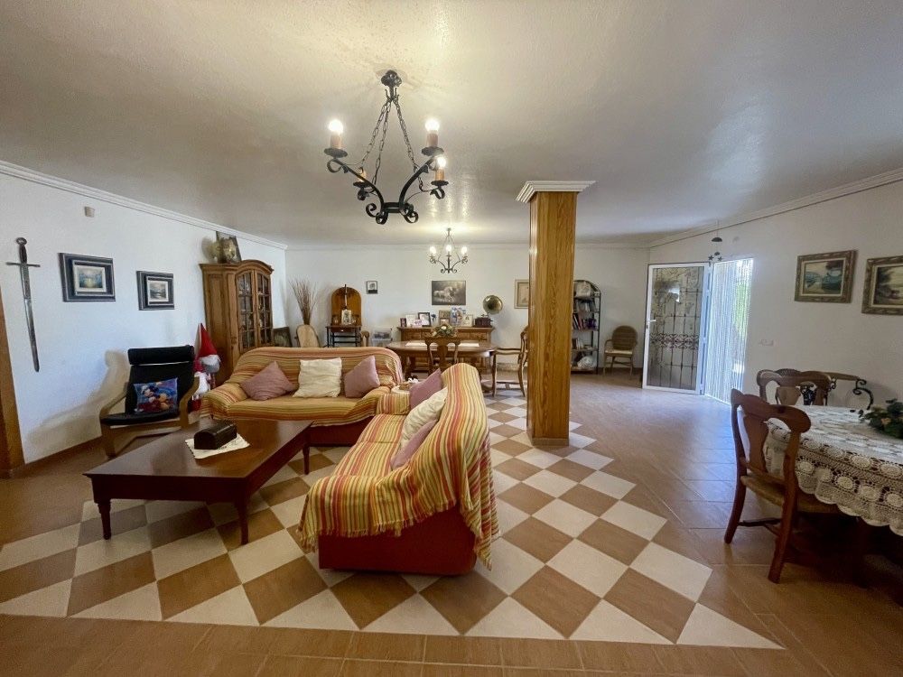 Property photo 3 of 20