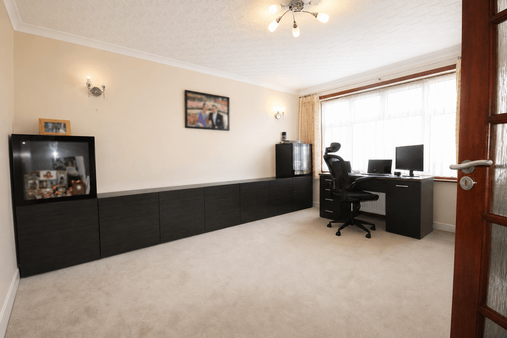 Property photo 3 of 14 Gallery