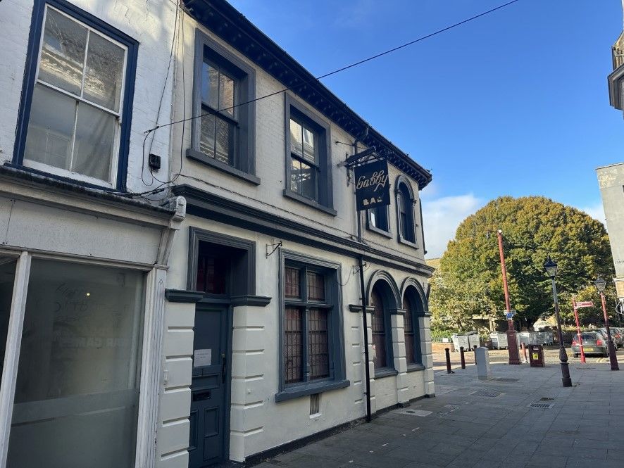 Property photo 2 of 17