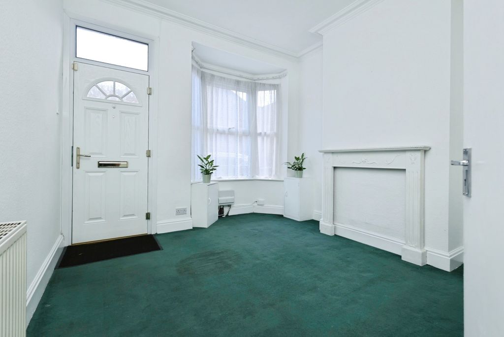 Property photo 2 of 16 Pbox-Img.Jpg