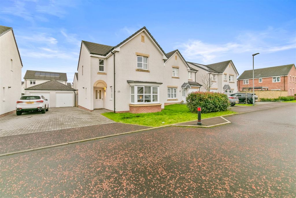 Property photo 1 of 25 Queen-Mary-1.Jpg