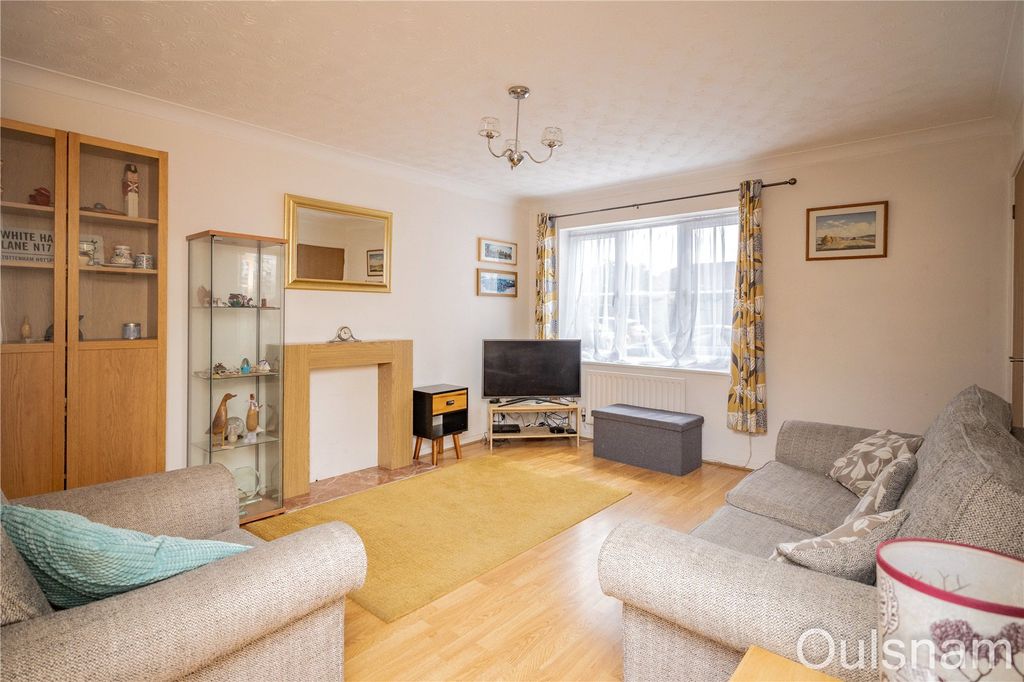 Property photo 2 of 18 Picture No. 11
