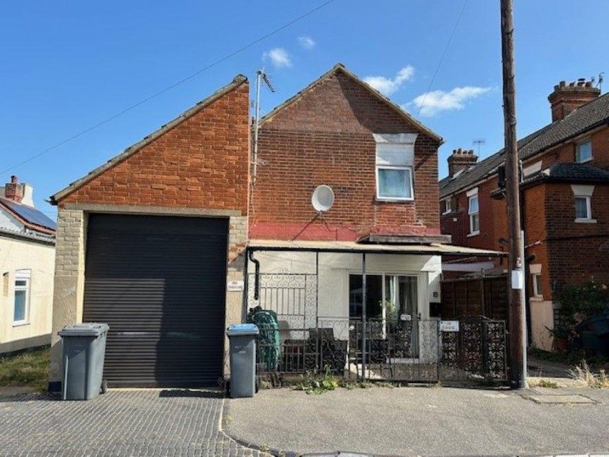 Property photo 1 of 11