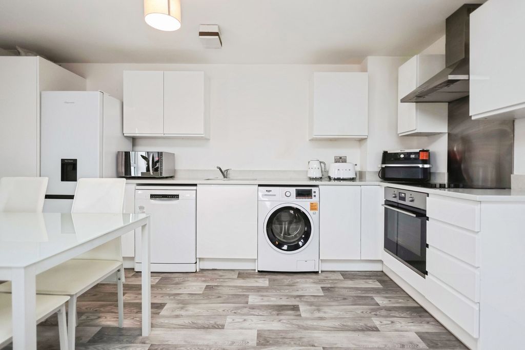 Property photo 3 of 13 Kitchen Diner