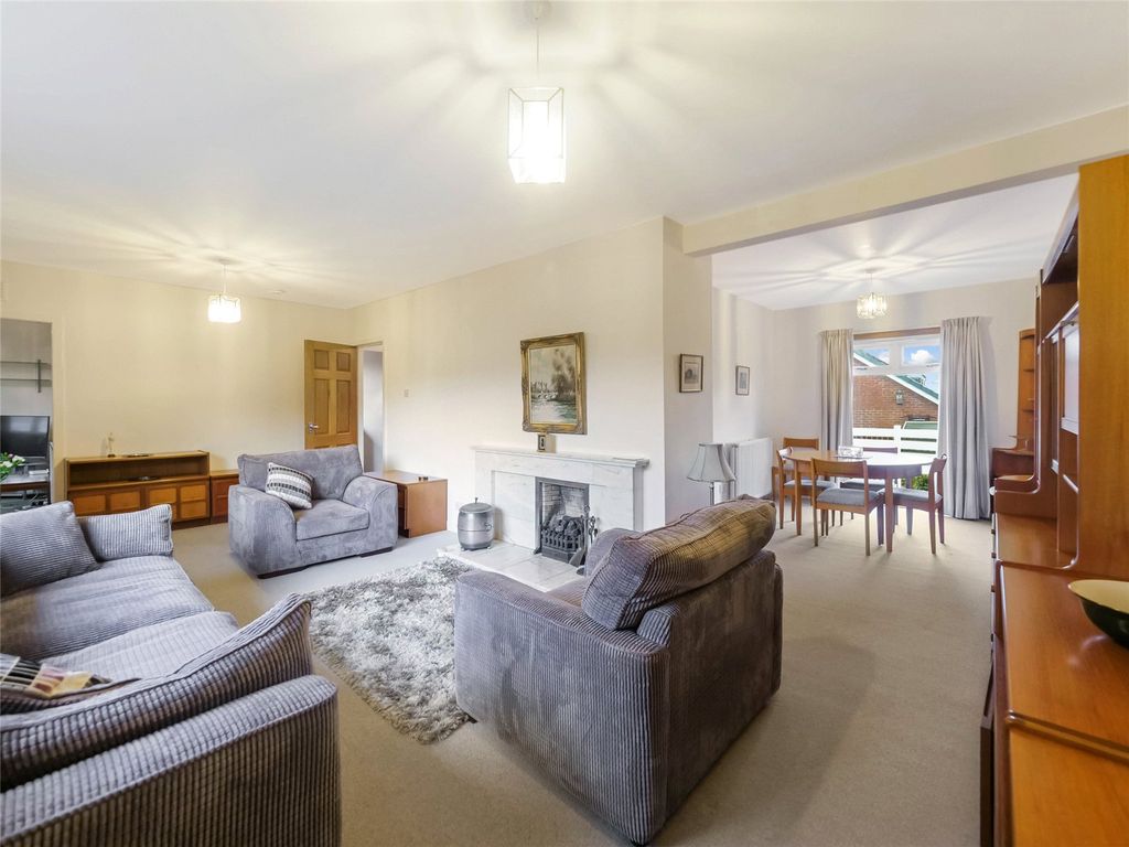 Property photo 3 of 21 Living Room