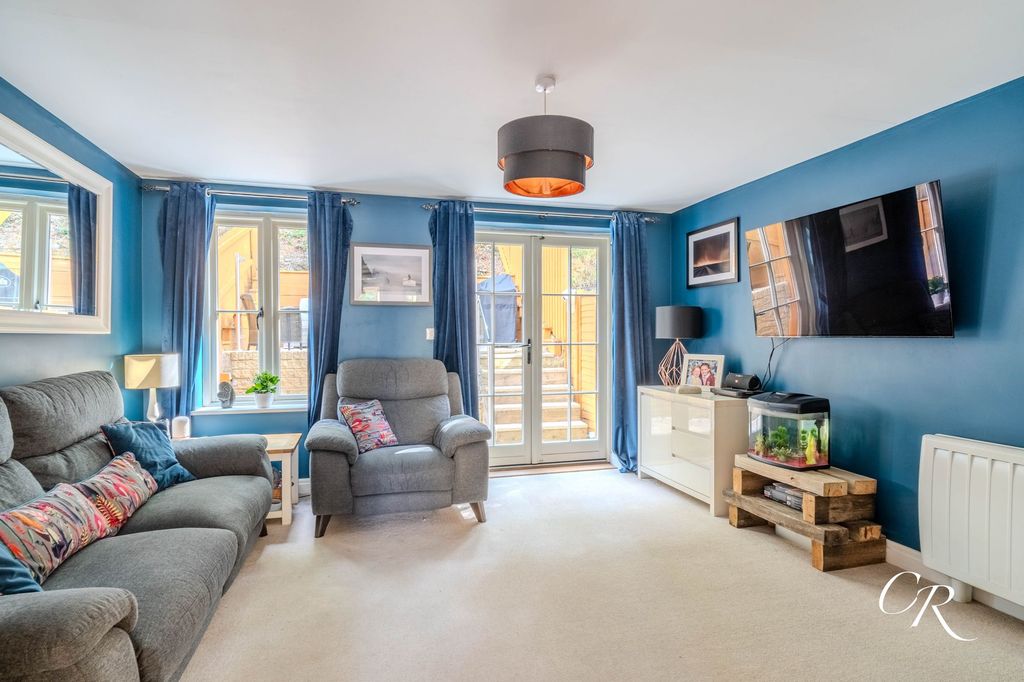 Property photo 3 of 18