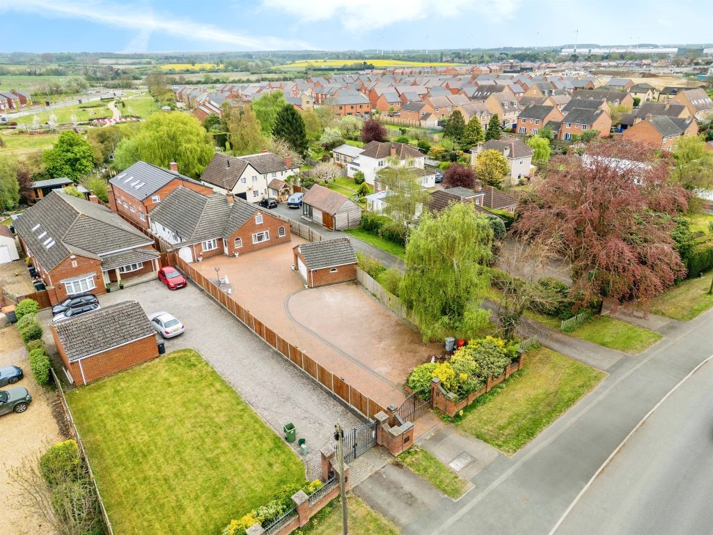 Property photo 2 of 33