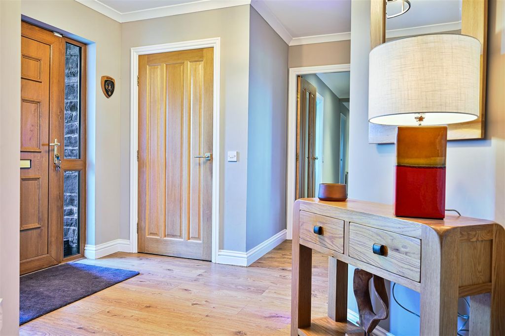Property photo 2 of 21 2 (2).Jpg