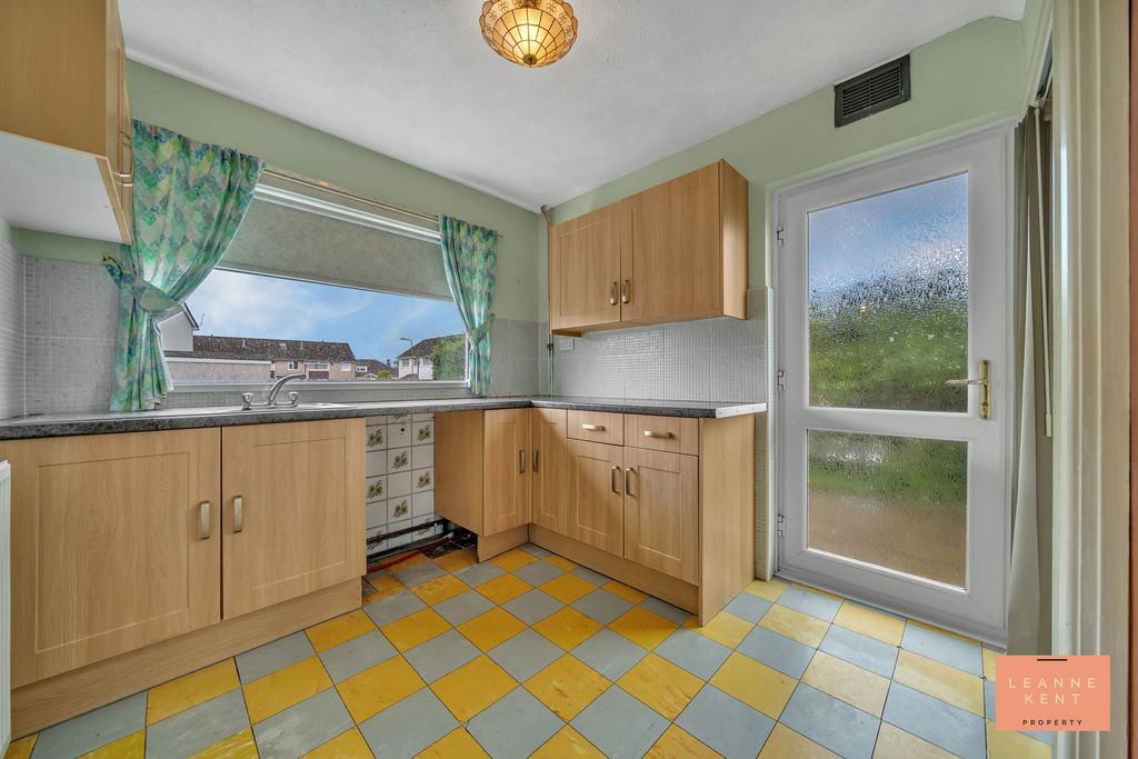 Property photo 3 of 32
