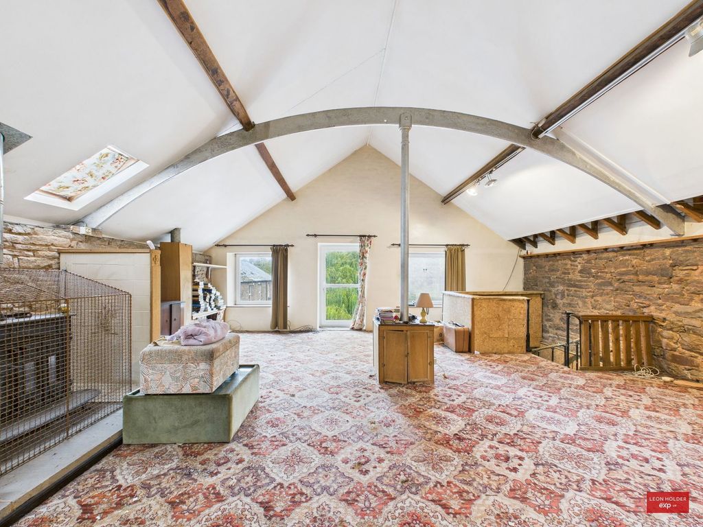 Property photo 3 of 36