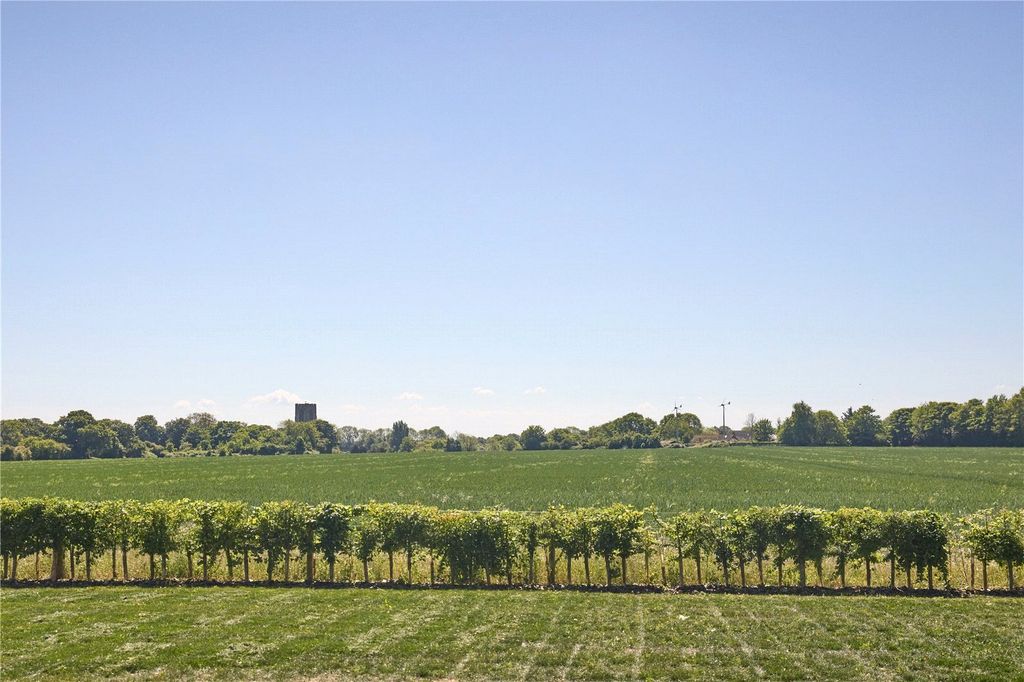 Property photo 3 of 27 Picture No. 06