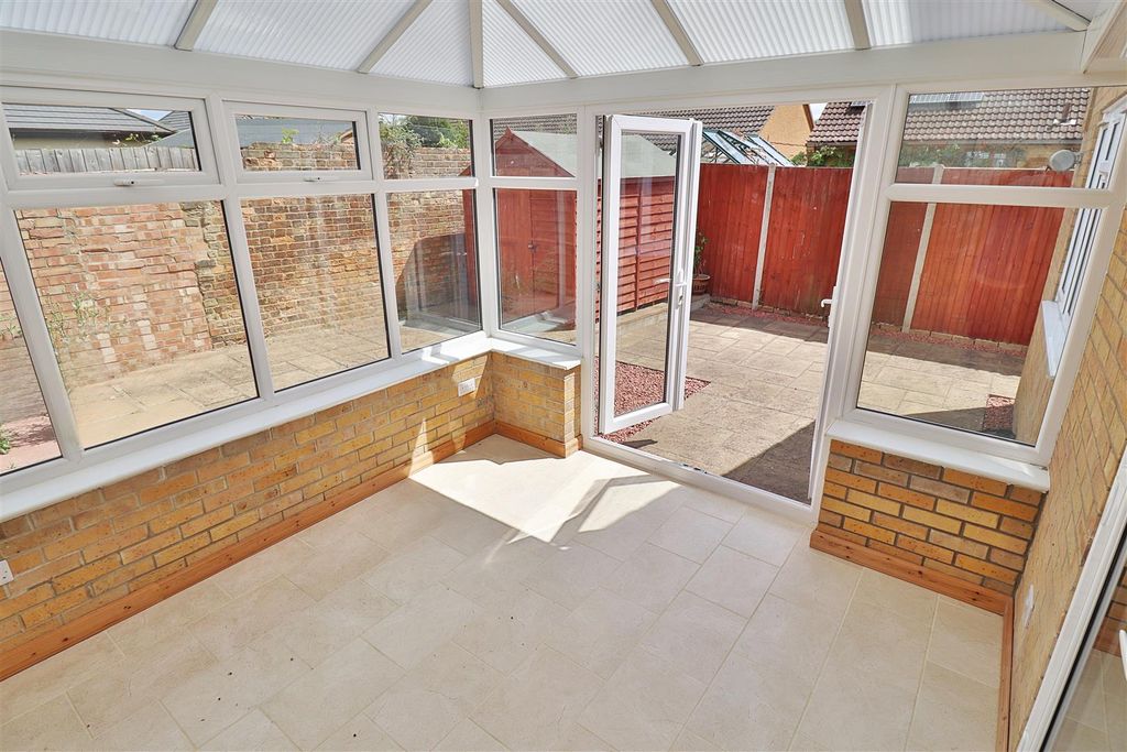 Property photo 3 of 12 Conservatory