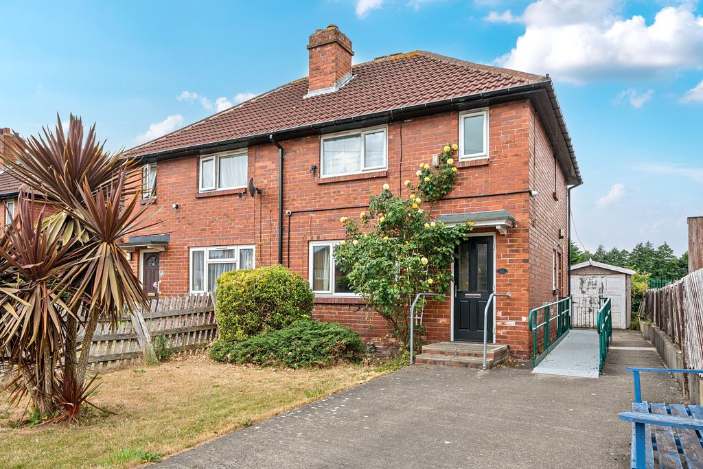 Property photo 1 of 12