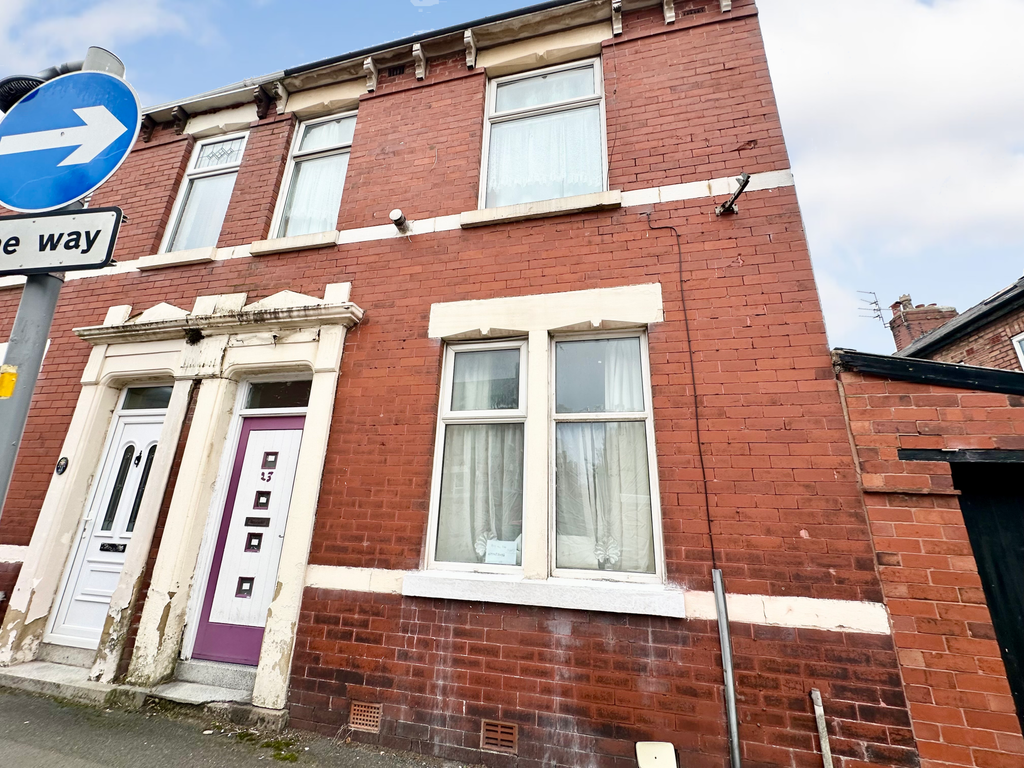 Property photo 1 of 5