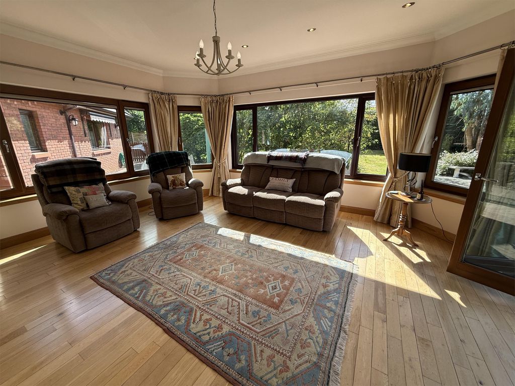 Property photo 3 of 36