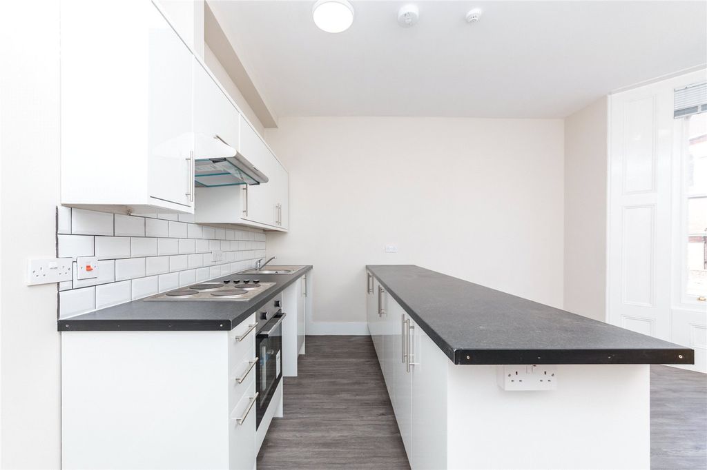 Property photo 2 of 9 Picture No. 10