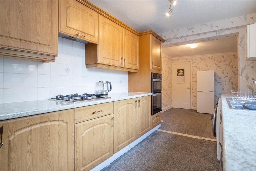 Property photo 3 of 22 Kitchen/Breakfast Room