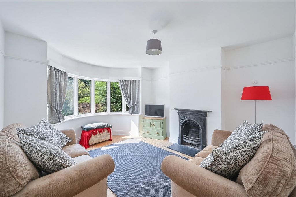 Property photo 2 of 24 Chipstead Lane,  (8).Jpg