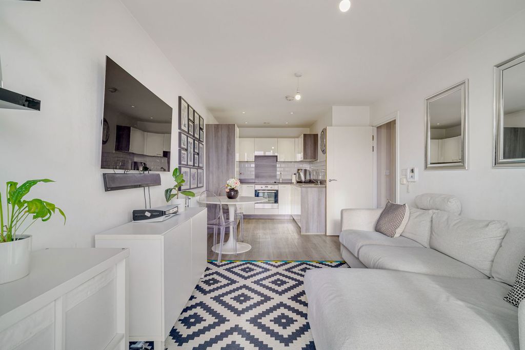 Property photo 3 of 15