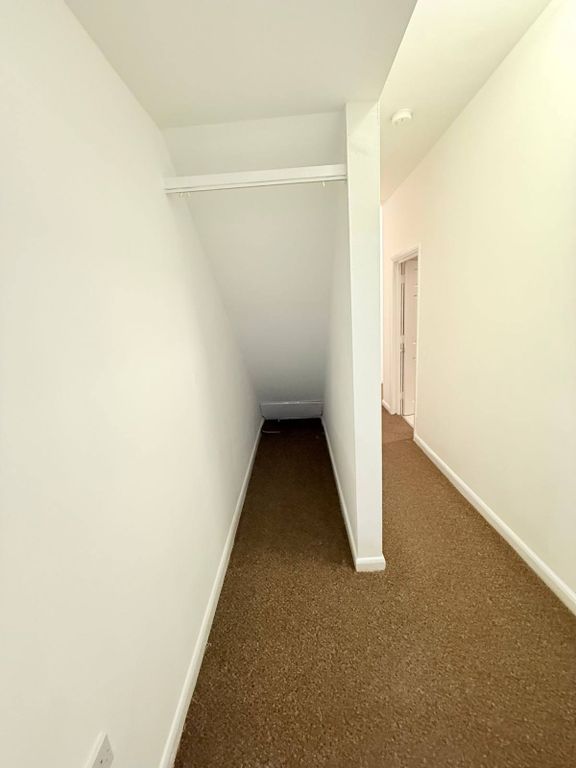 Property photo 3 of 9 Gallery