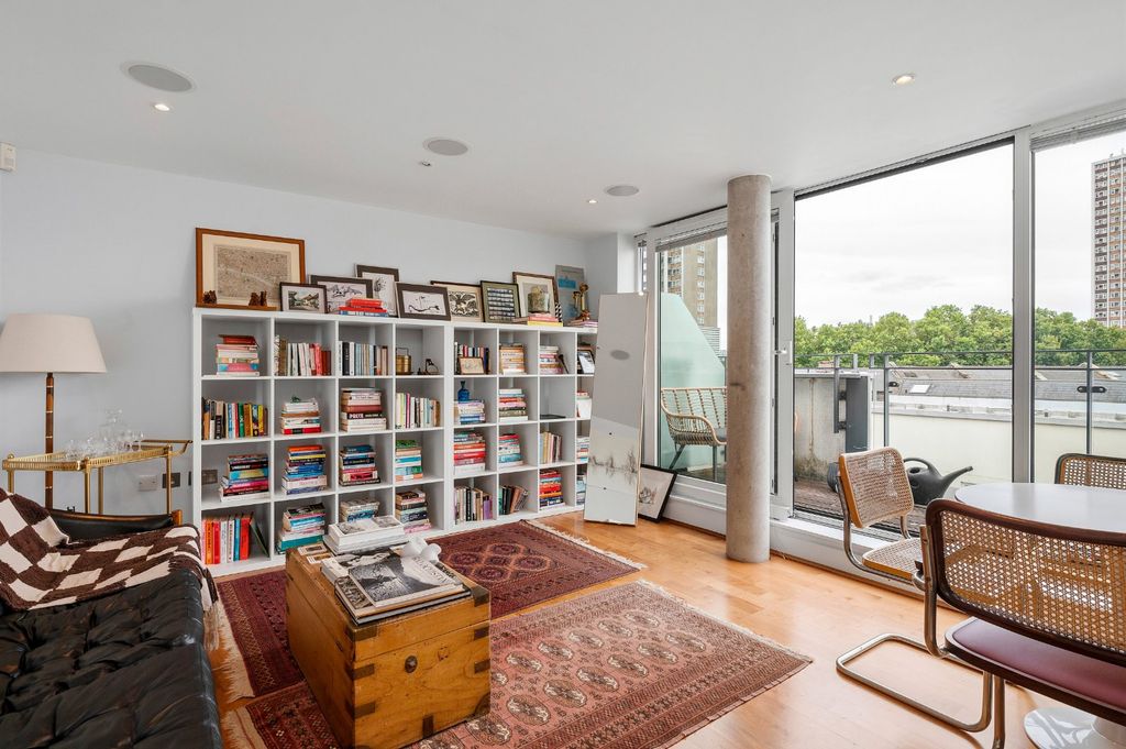 Property photo 2 of 15 Open Plan Living
