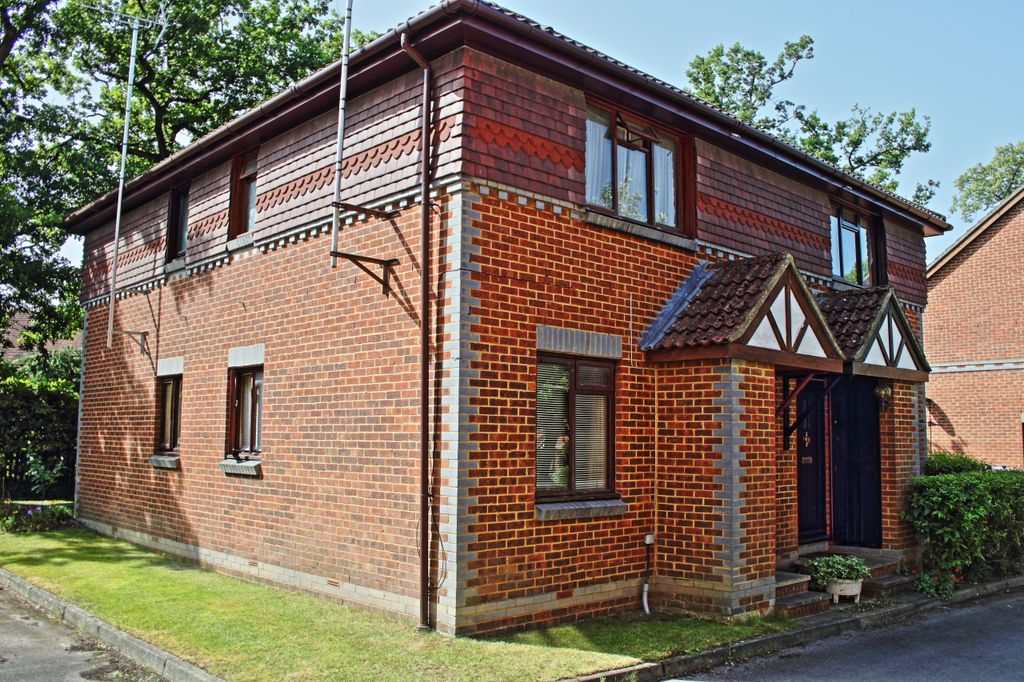 Property photo 1 of 5 Outside