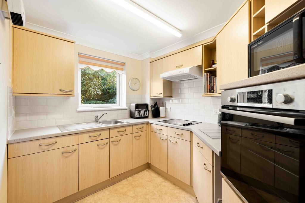 Property photo 3 of 11