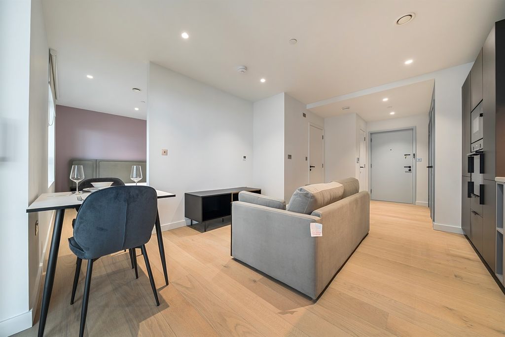 Property photo 1 of 15 (Main)