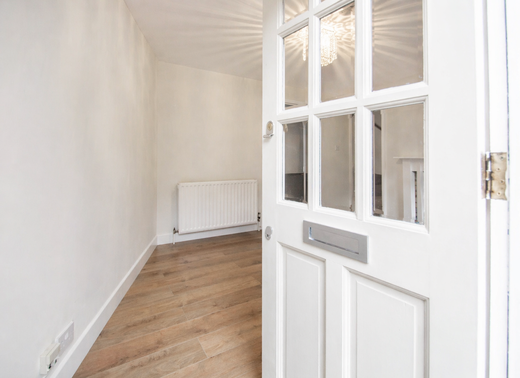 Property photo 2 of 12 9