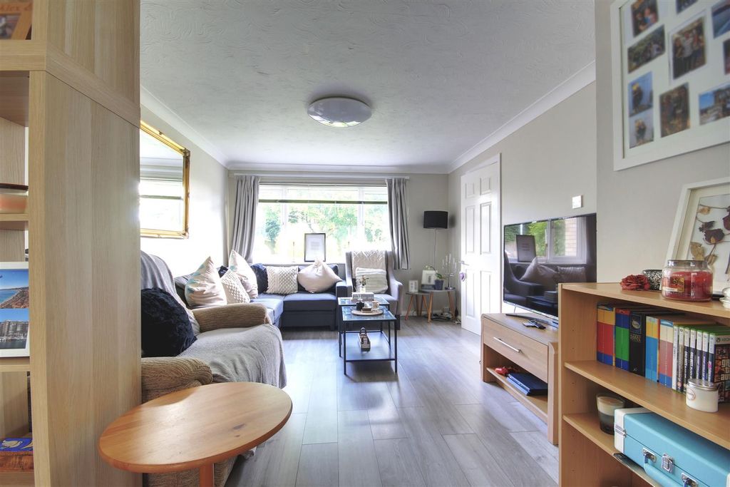 Property photo 3 of 13 Img_9977-Img_9979.Jpg