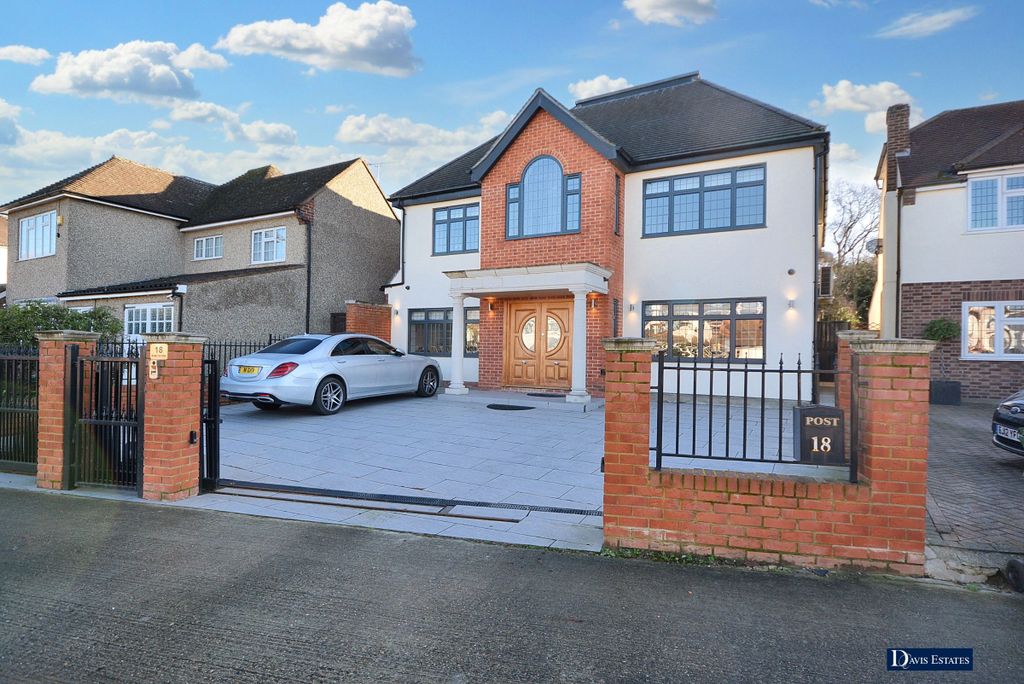 Property photo 1 of 43