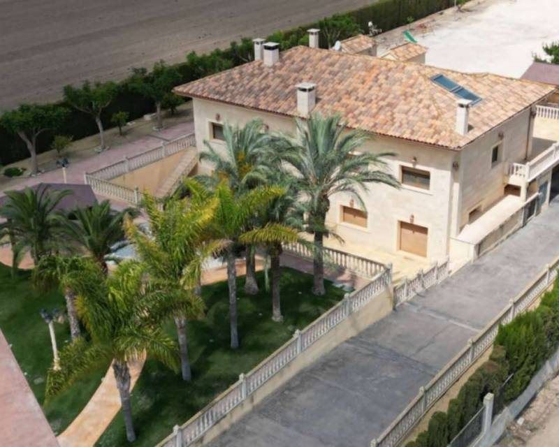 Property photo 3 of 50