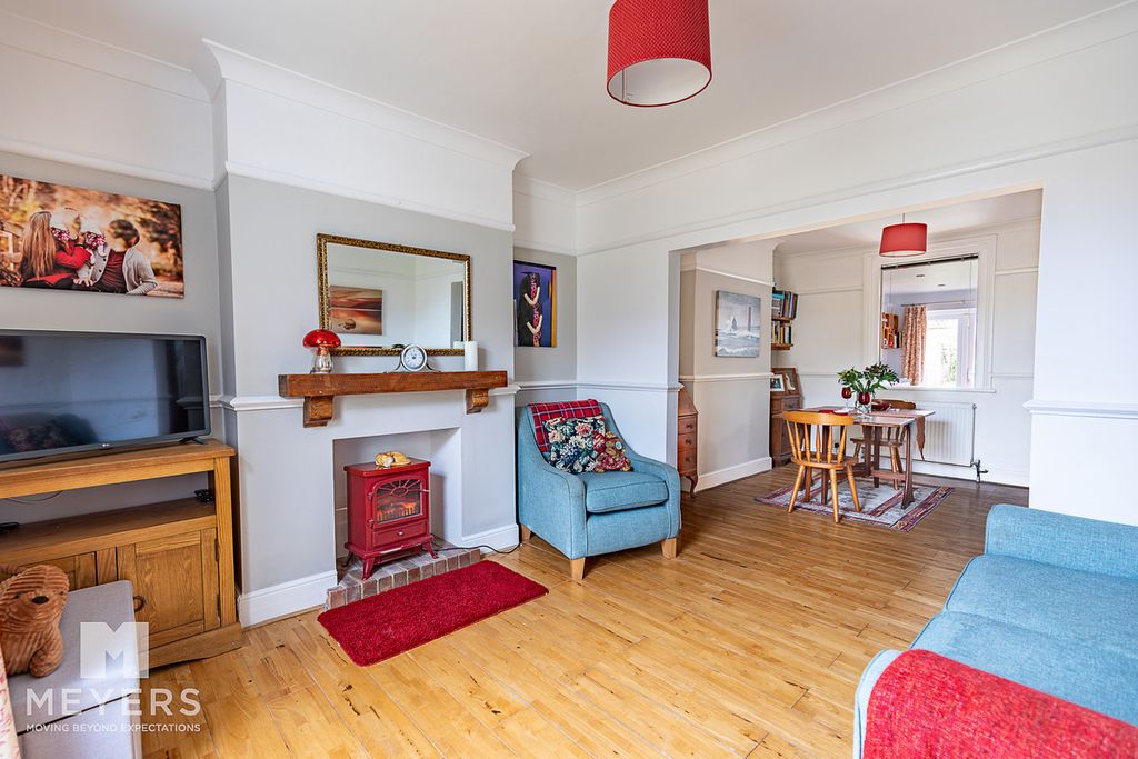 Property photo 3 of 14